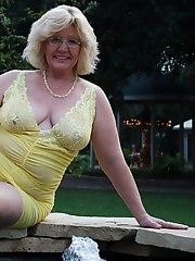 Mature woman crack mastrubation pics