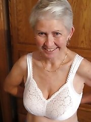 Mature woman pussy mastrubation photos